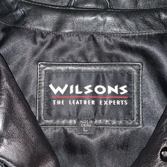 Vintage Wilson’s Leather Jacket. Size Large. Button down. Front pockets. Lined - Picture 6 of 11